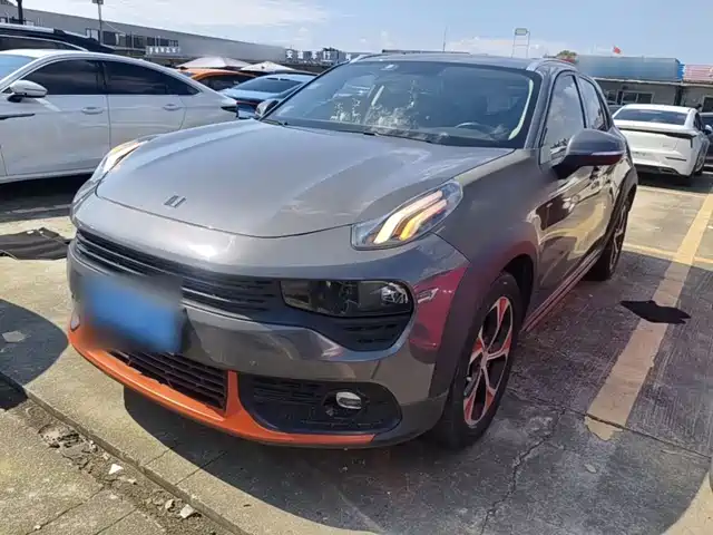 2019 Lynk & Co 02