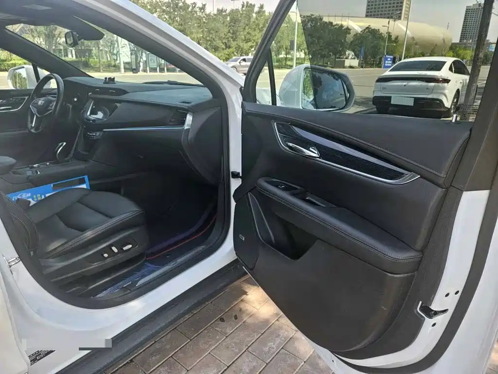Cadillac XT5 — миниатюра 8