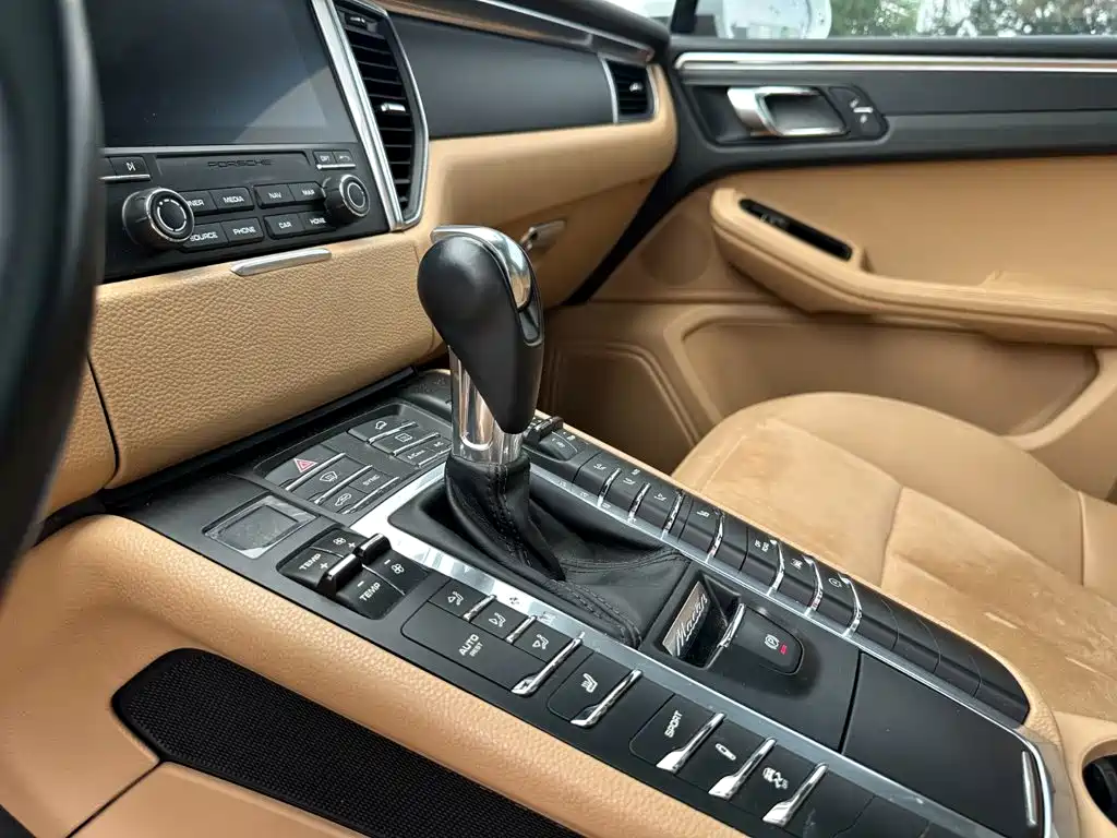 Porsche Macan — миниатюра 14