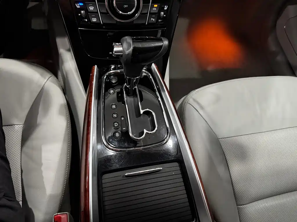 Hongqi Hongqi H7 — миниатюра 14