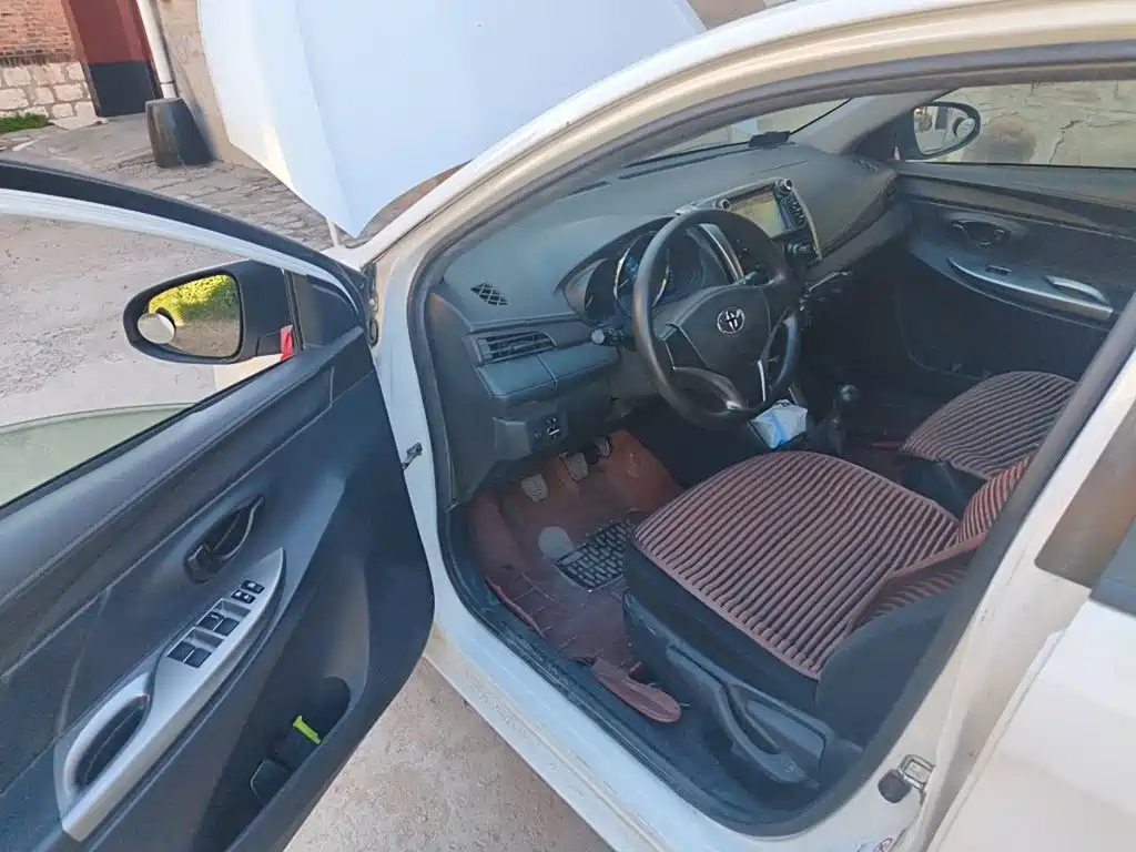 Toyota Yaris L — миниатюра 12