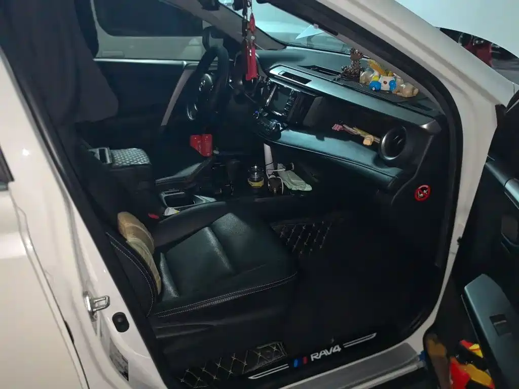 Toyota RAV4 — миниатюра 19