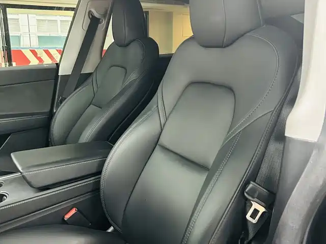 Tesla Model Y — миниатюра 9