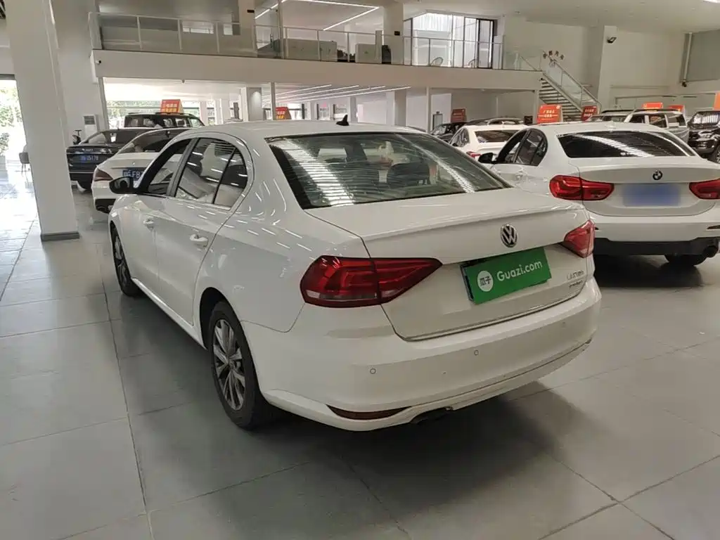 Volkswagen Lavida — миниатюра 5