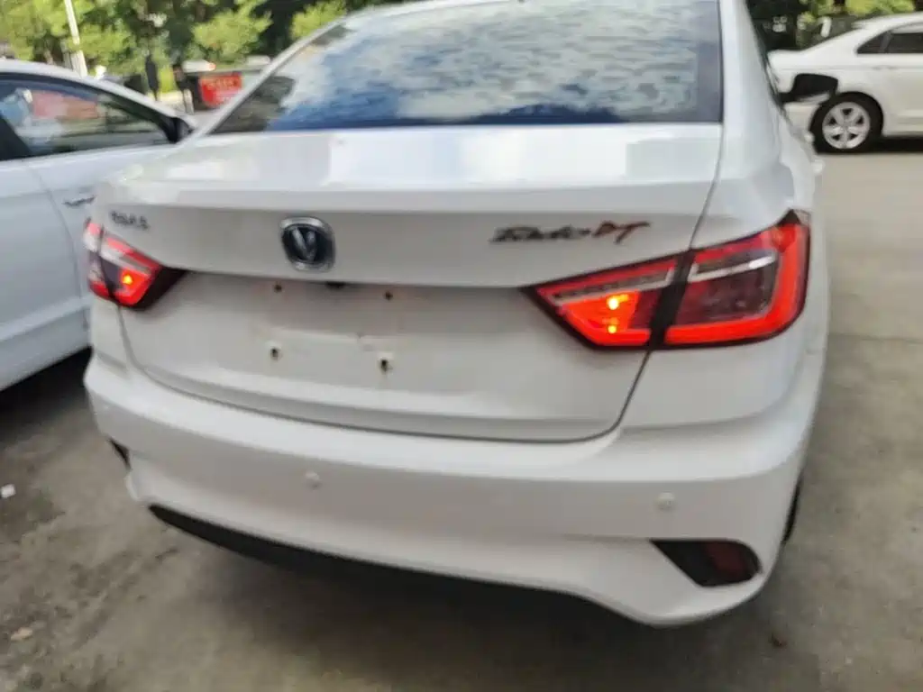 Changan Eado DT — миниатюра 4