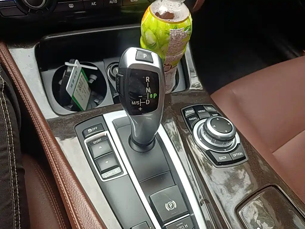 BMW 5 Series — миниатюра 14