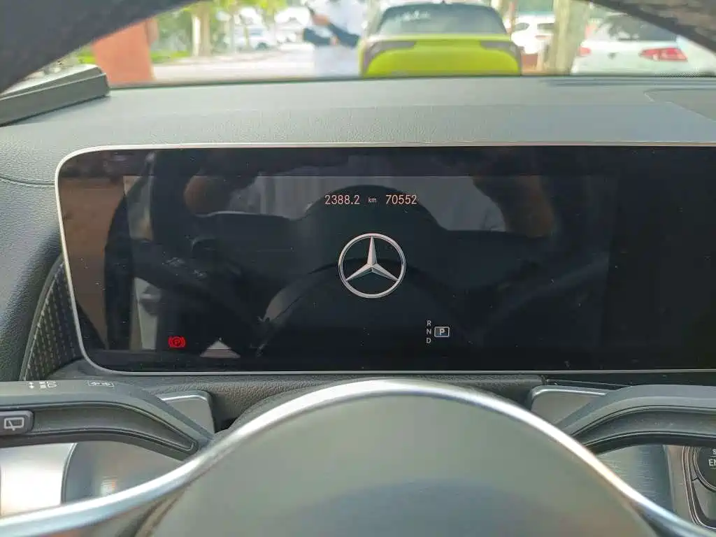 Mercedes-Benz GLB — миниатюра 11