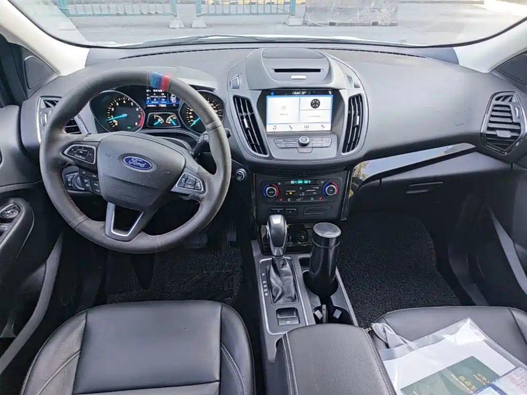 Ford Kuga — миниатюра 16