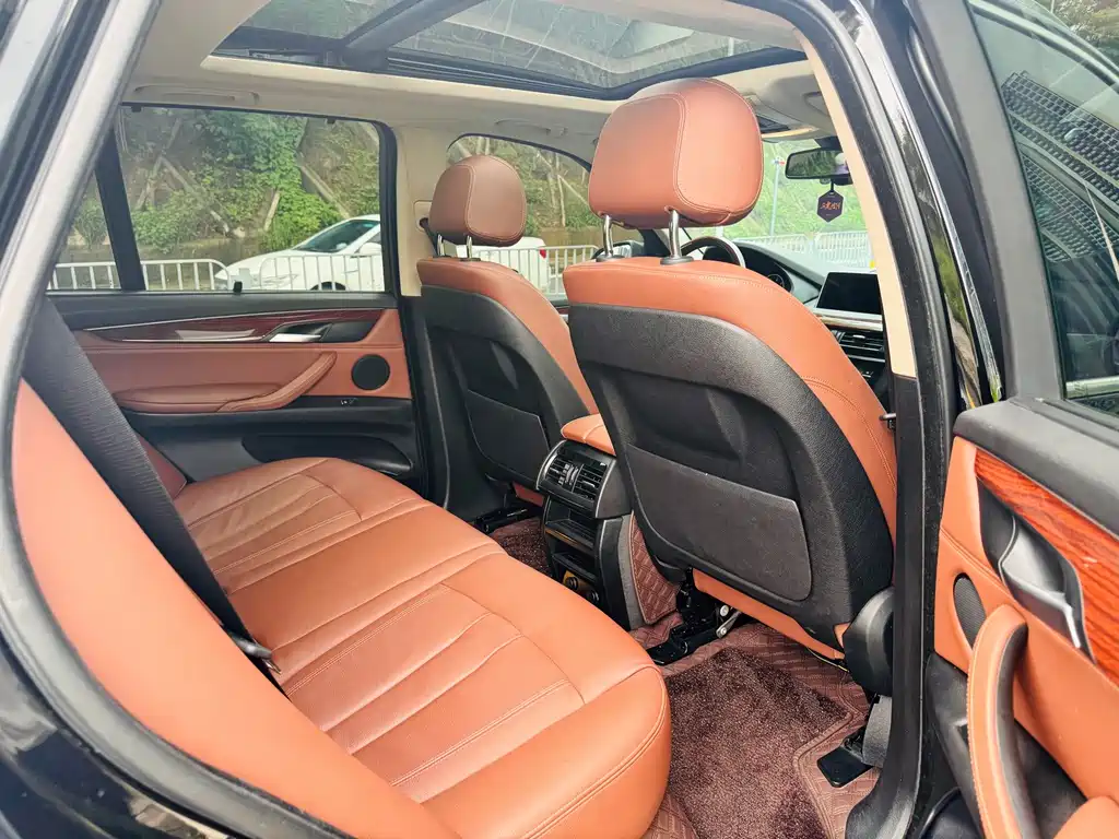 BMW X5 (Import) — миниатюра 8