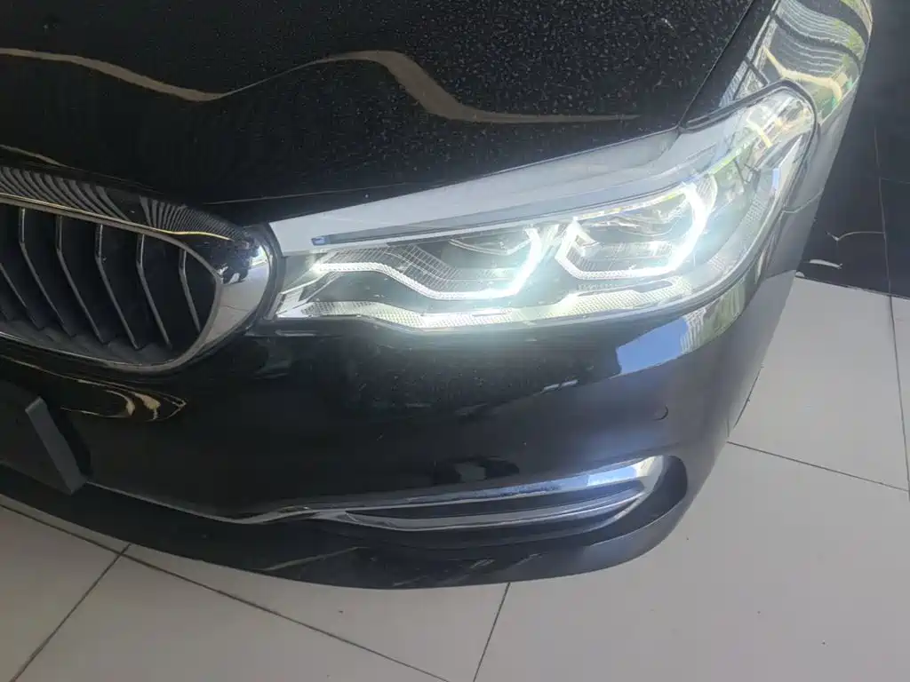 BMW 5 Series — миниатюра 24