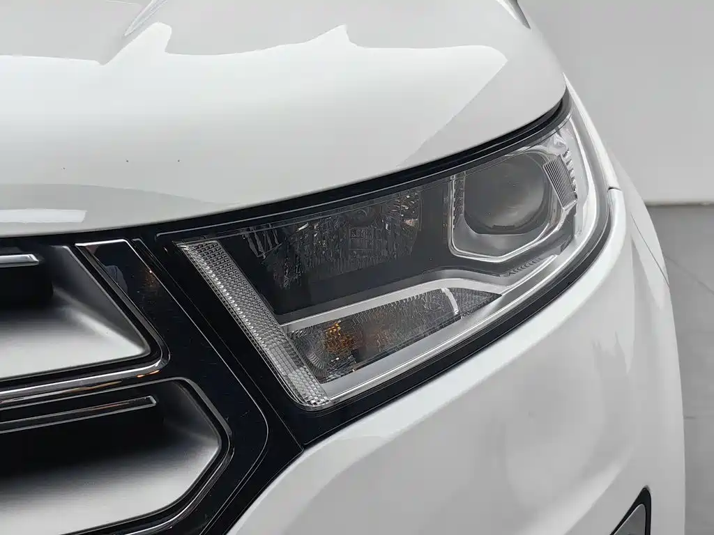 Ford Edge — миниатюра 7