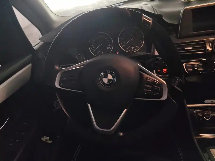 BMW 2 Series Active Tourer — миниатюра 15