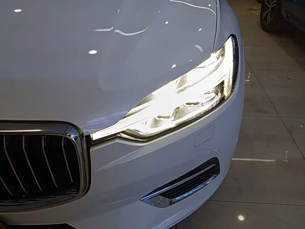 Volvo XC60 PHEV — миниатюра 24
