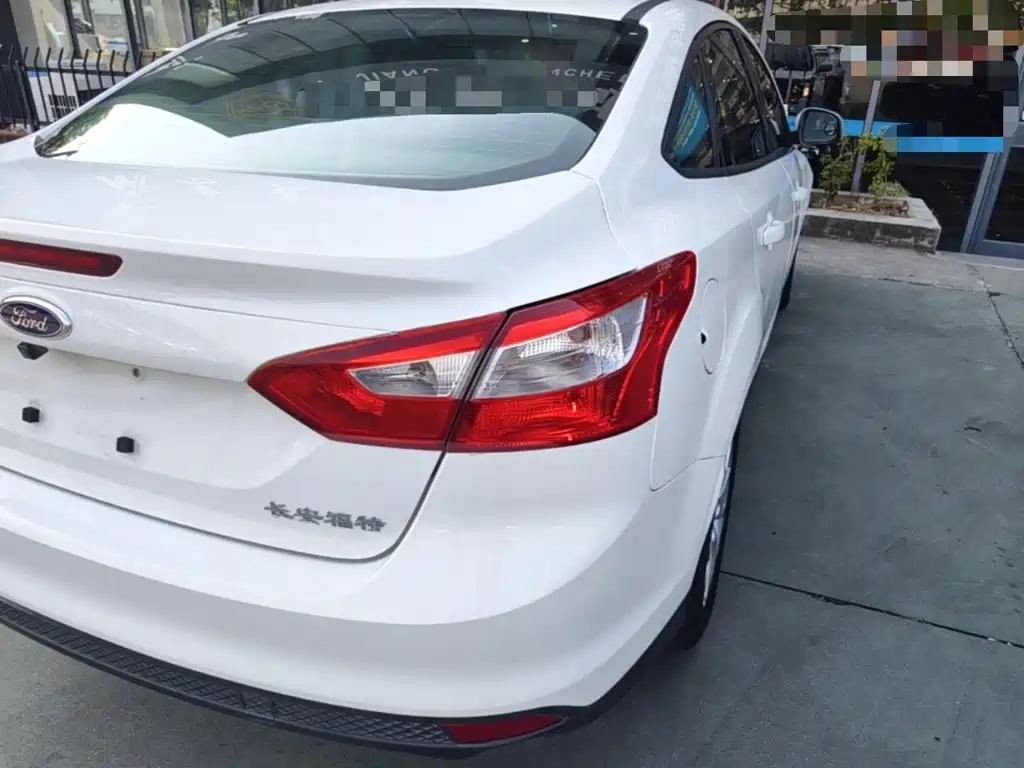 Ford Focus — миниатюра 8