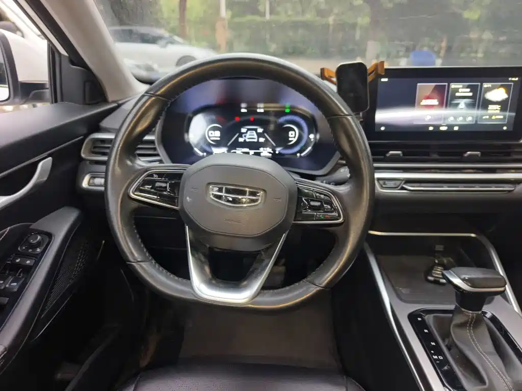 Geely Emgrand — миниатюра 11
