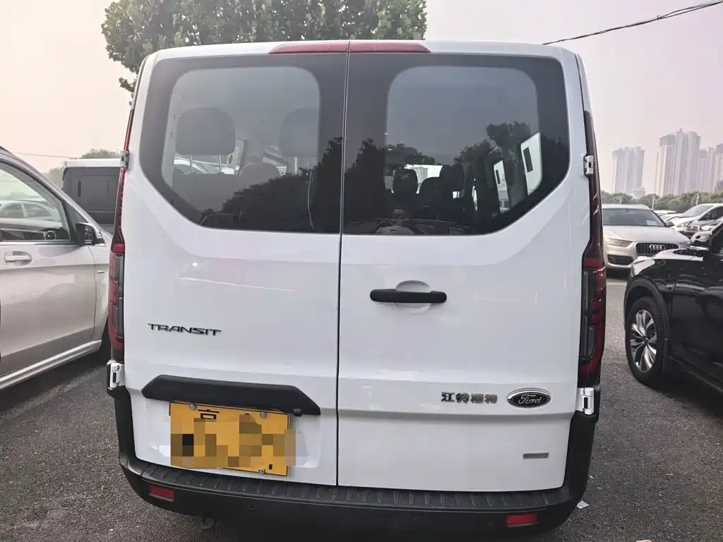 Ford Transit — миниатюра 14