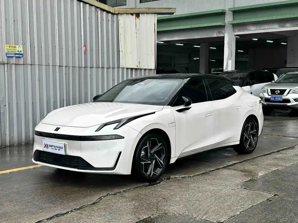 Lynk & Co 07 EM-P