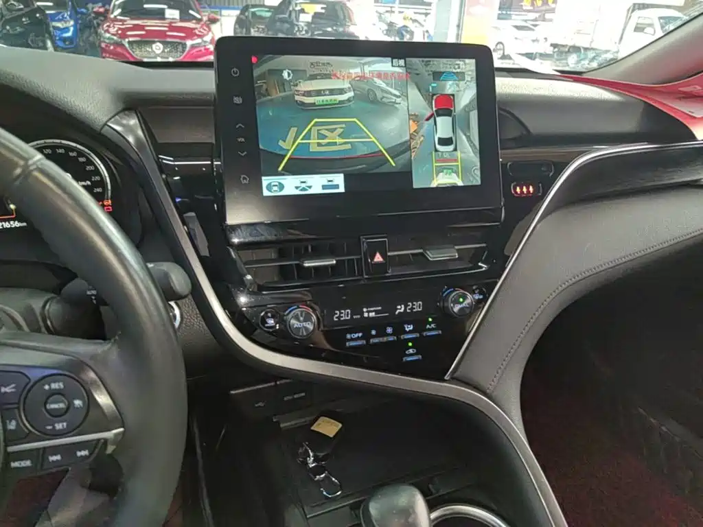 Toyota Camry — миниатюра 13