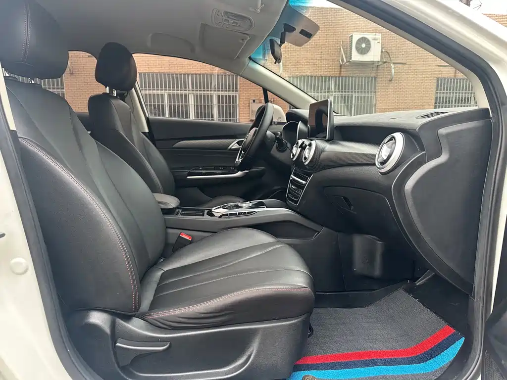BAIC EU5 — миниатюра 11