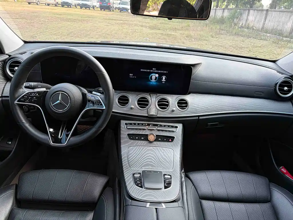 Mercedes-Benz E-Class E 2023 E 260 L 4MATIC