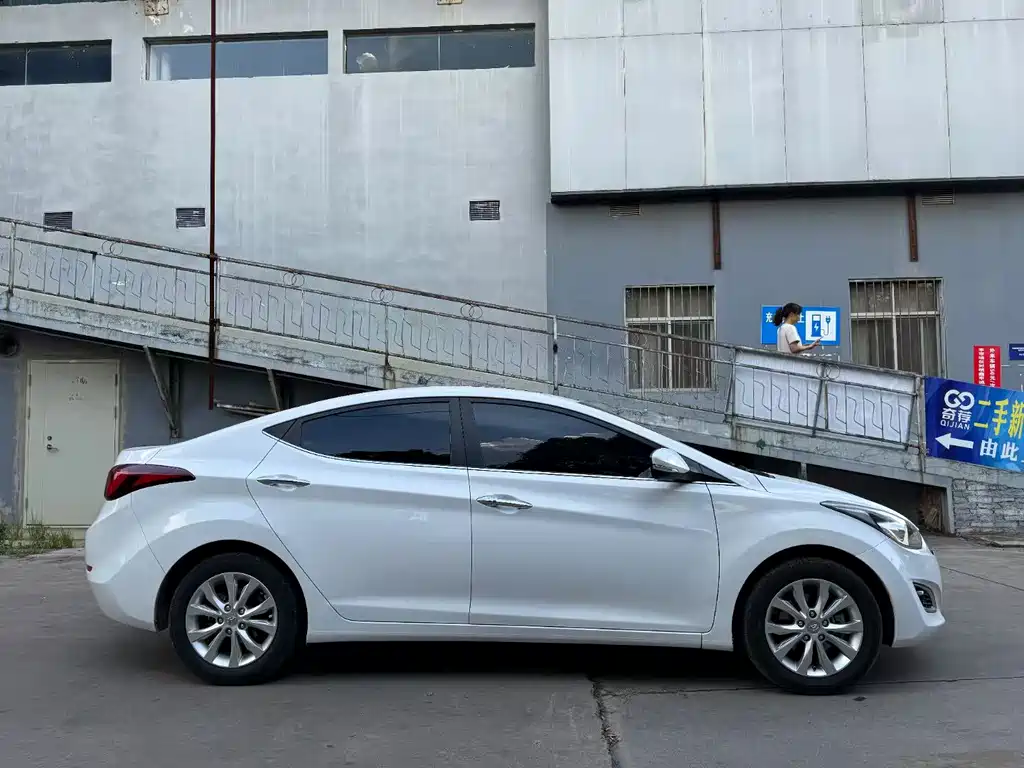 Hyundai Elantra Langdong — миниатюра 4