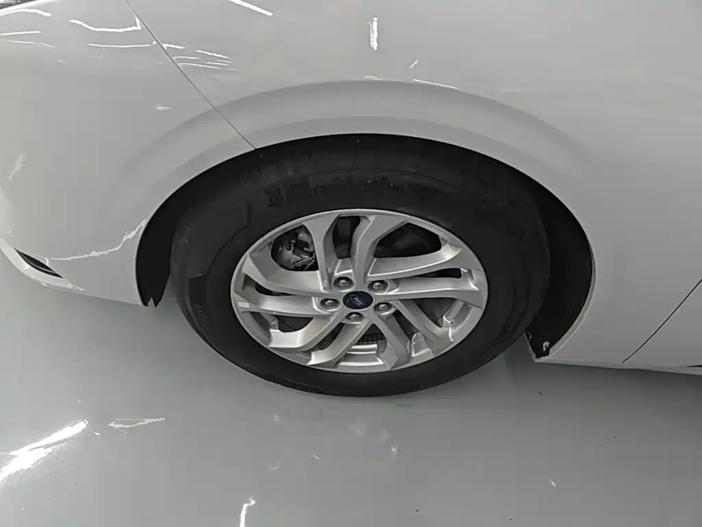 Ford Mondeo — миниатюра 23