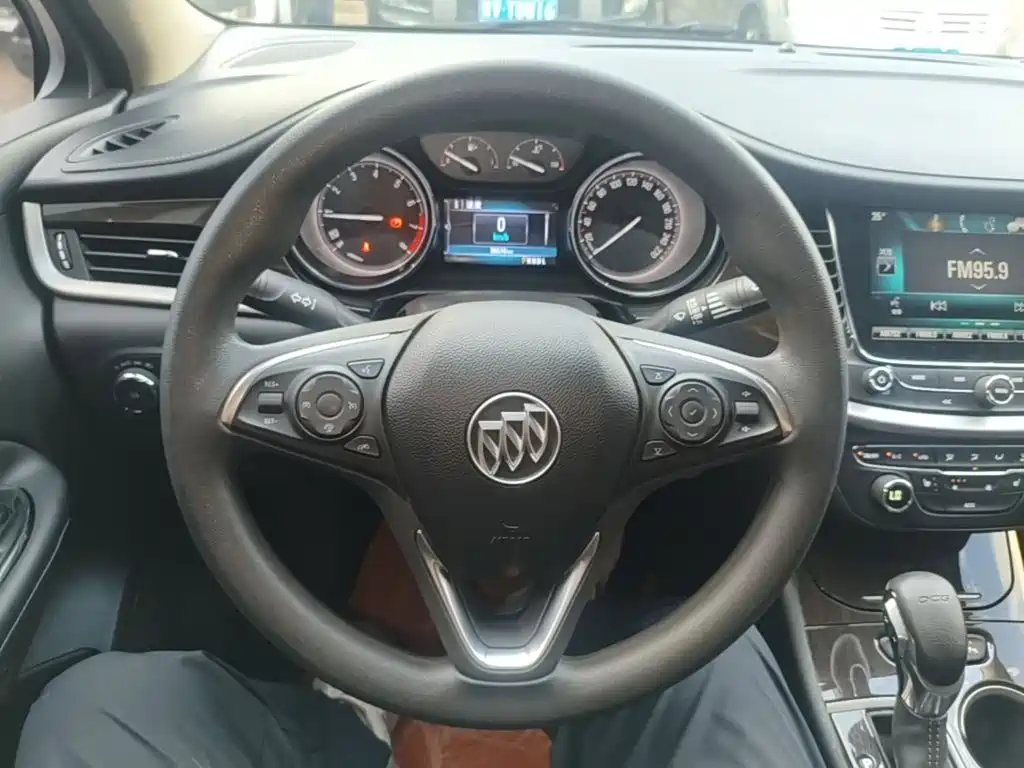 Buick Verano — миниатюра 11