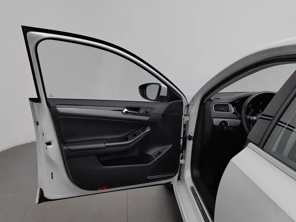 Volkswagen Sagitar — миниатюра 8