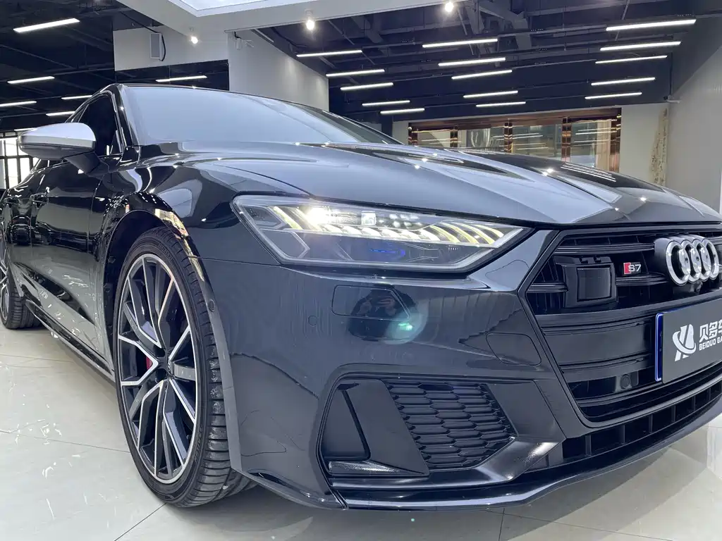 AUDI S7