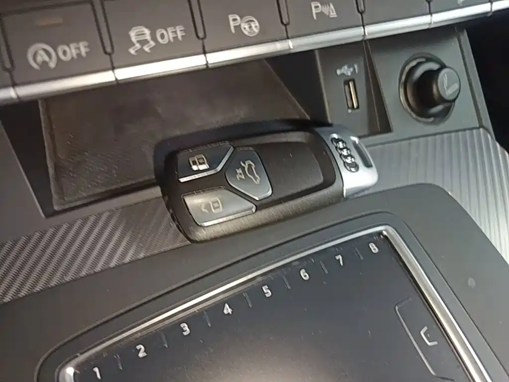 Audi Q5L — миниатюра 15