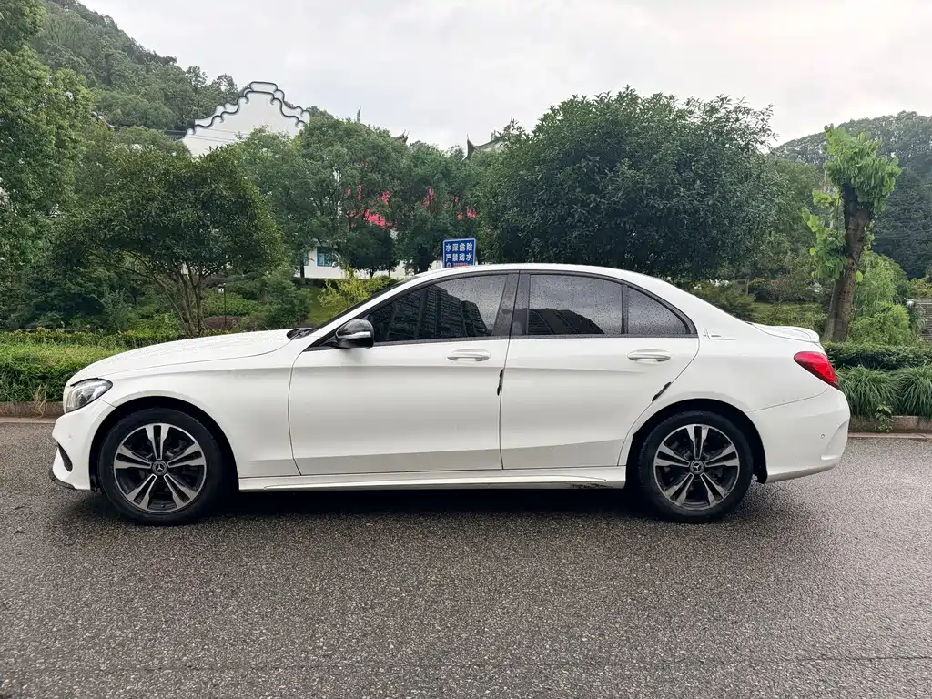 Mercedes-Benz C-Class — миниатюра 3