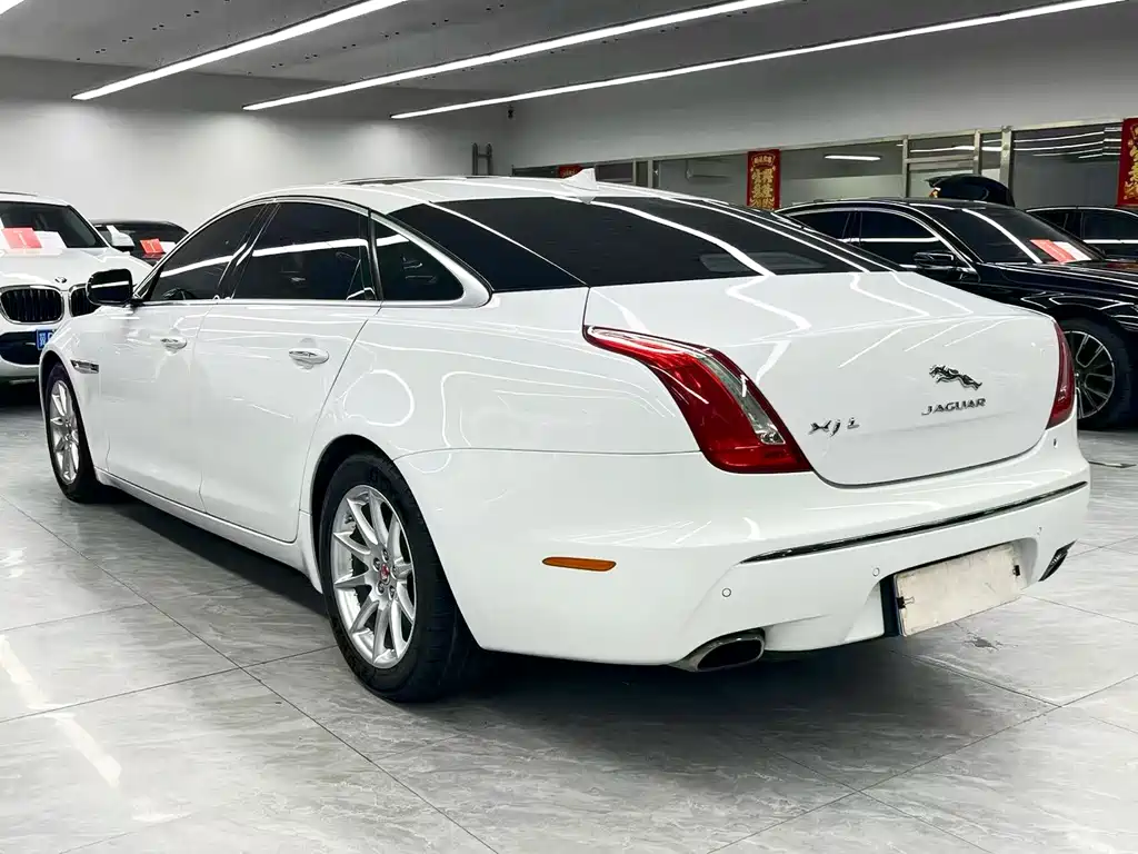 Jaguar XJ — миниатюра 4