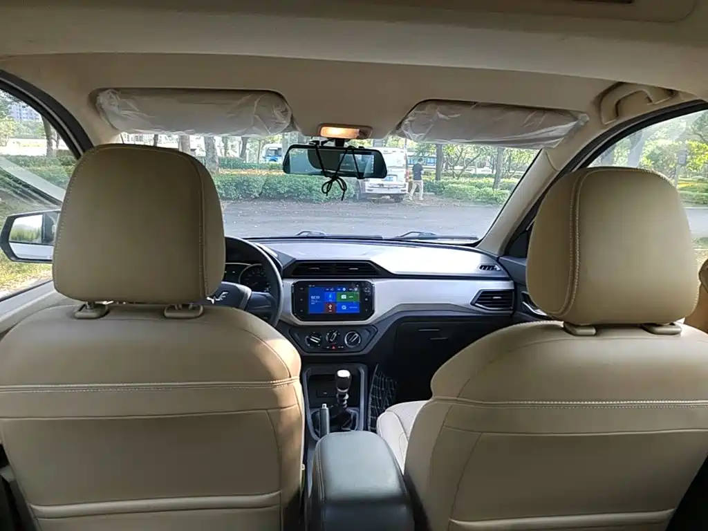 Wuling Hongguang — миниатюра 18