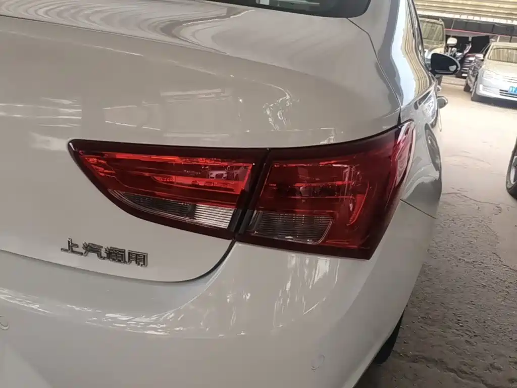 Buick Verano — миниатюра 8
