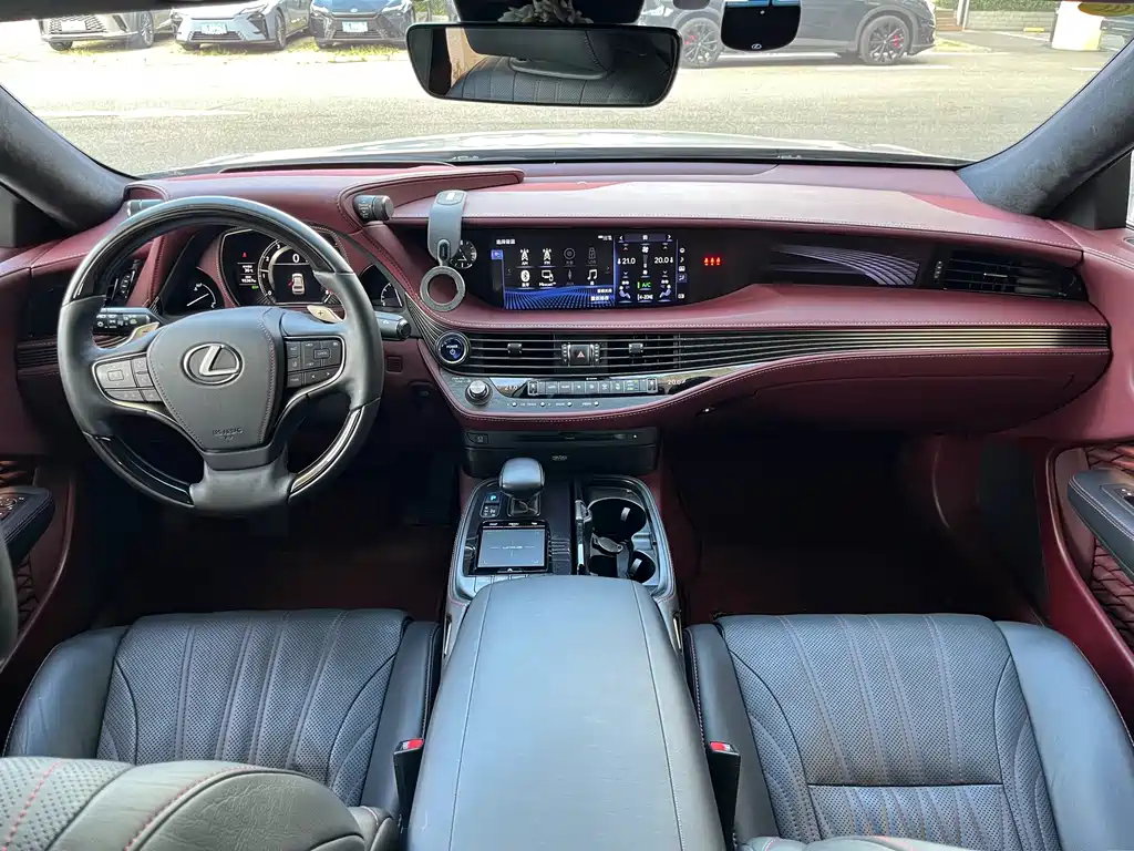 Lexus LS — миниатюра 12