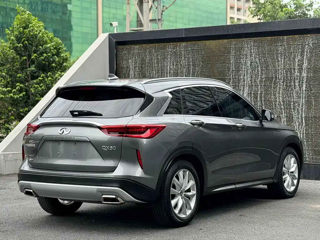 Infiniti QX50 — миниатюра 10