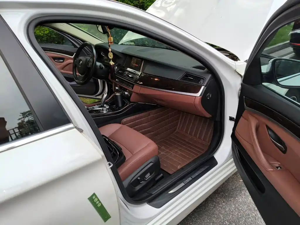 BMW 5 Series — миниатюра 20