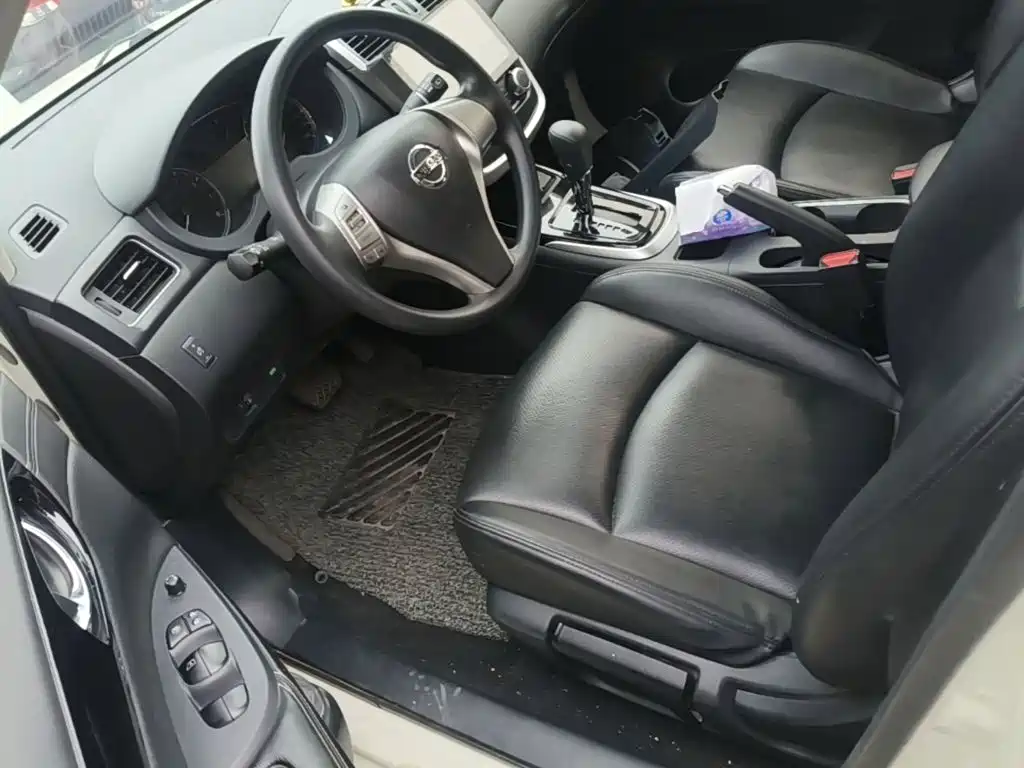 Nissan Tiida — миниатюра 15