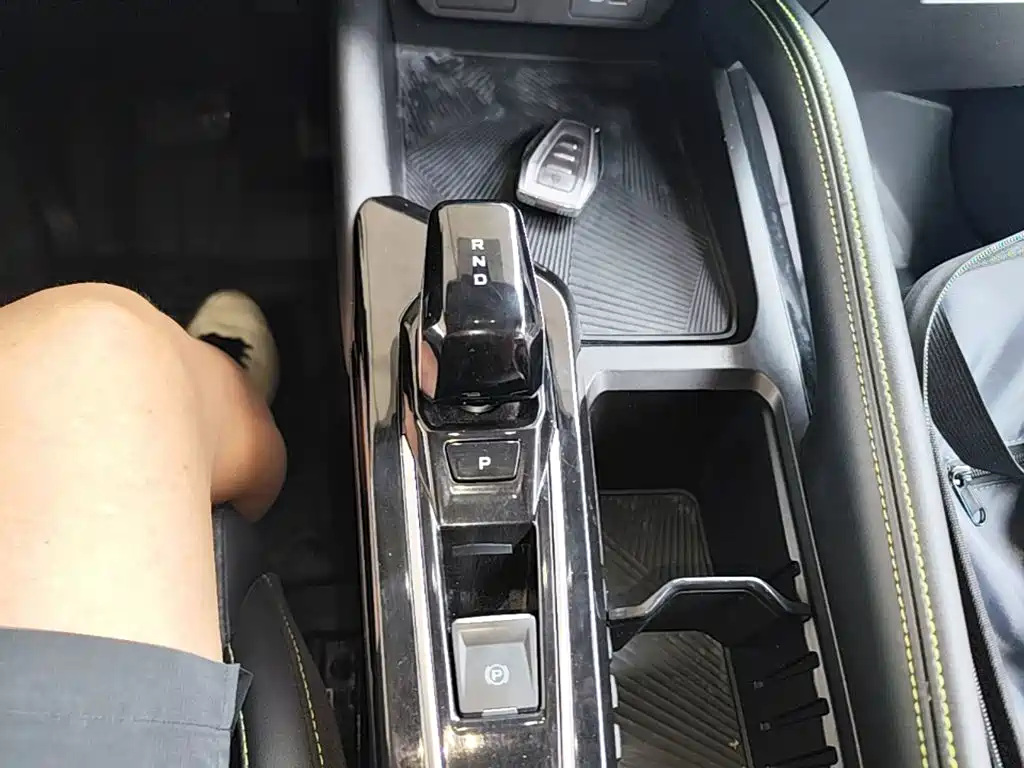 Geely Binyue — миниатюра 14