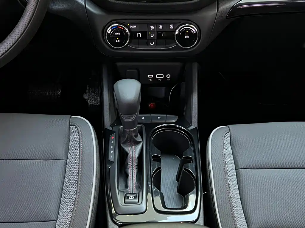 Chevrolet Tracker — миниатюра 12
