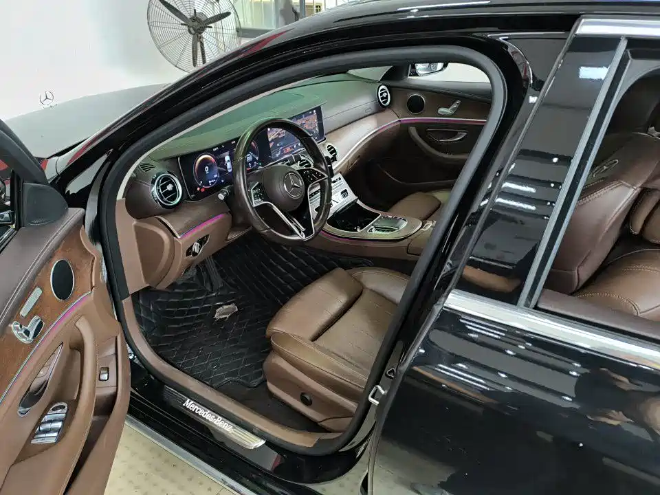 Mercedes-Benz E-Class — миниатюра 3