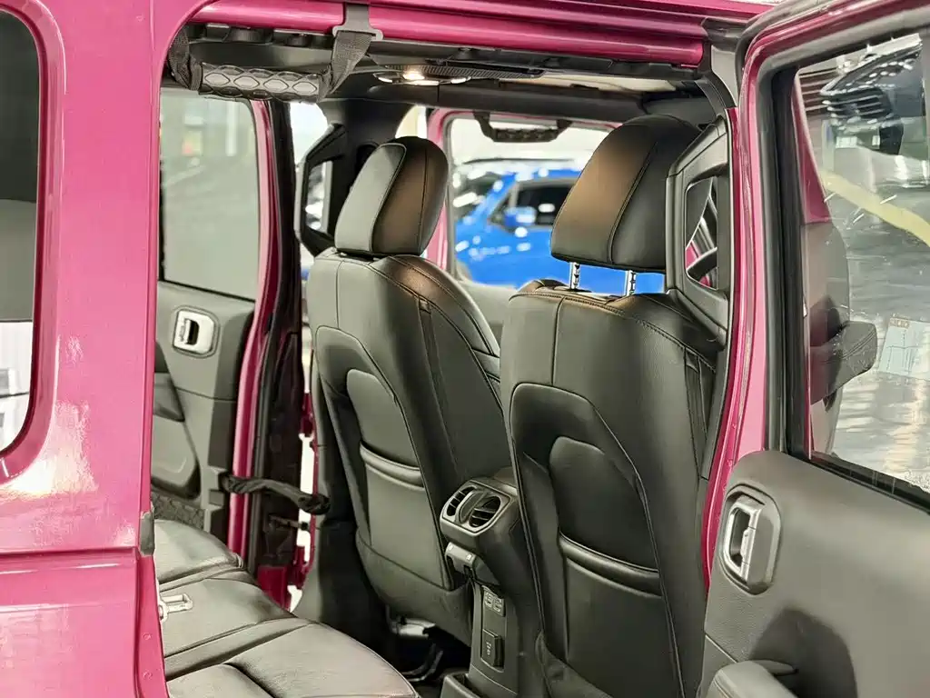 Jeep Wrangler — миниатюра 7