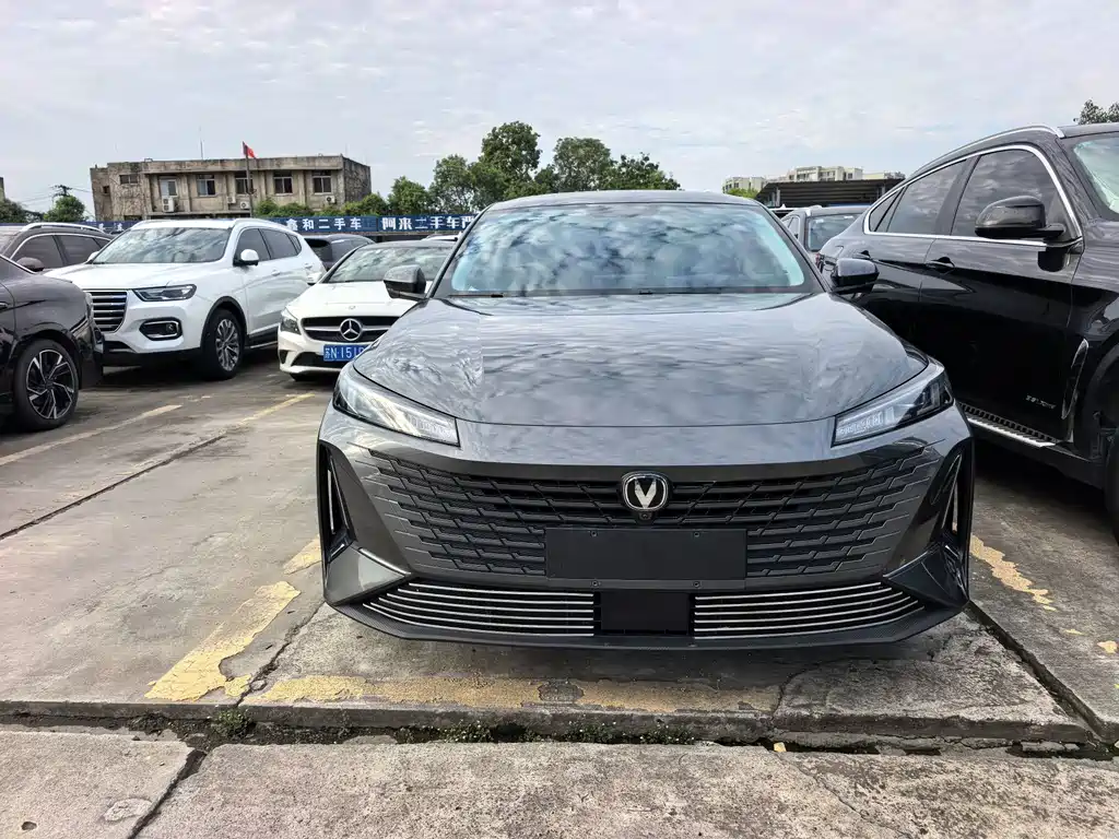 Changan Yida — миниатюра 2