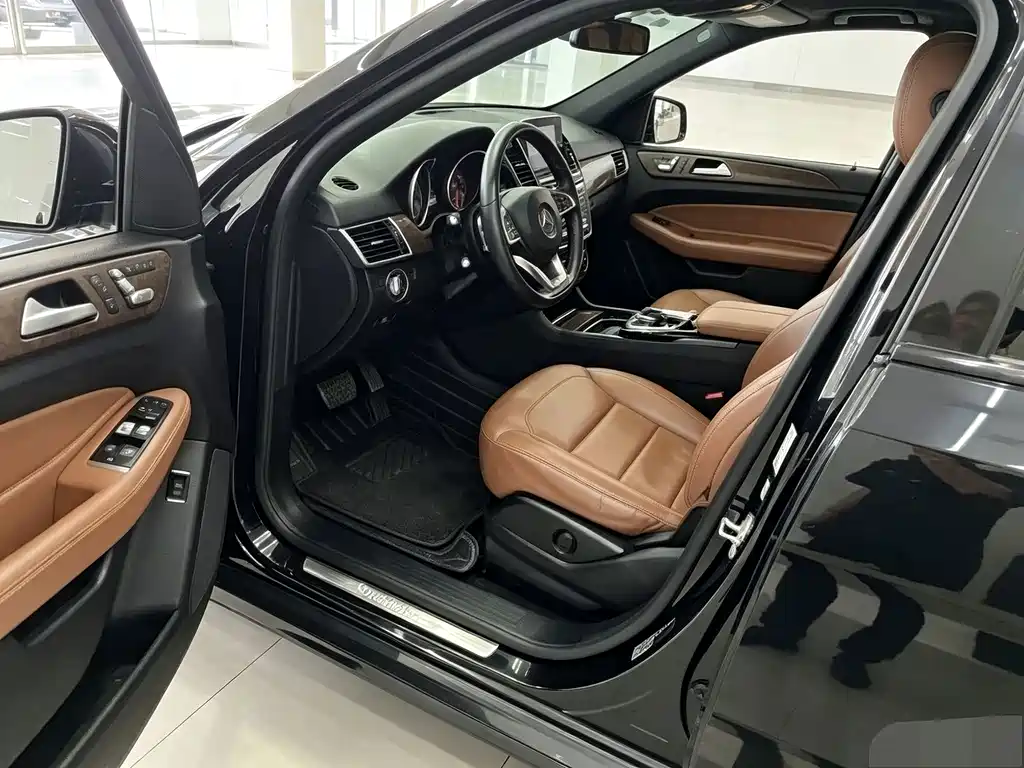 Mercedes-Benz GLE (Import) — миниатюра 5