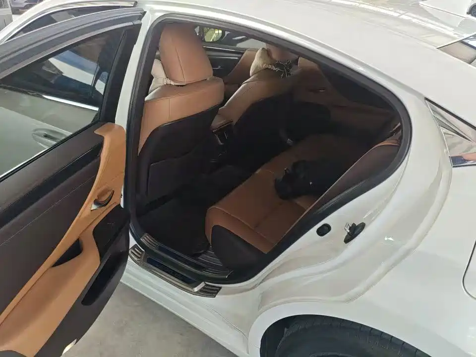 Lexus ES — миниатюра 3
