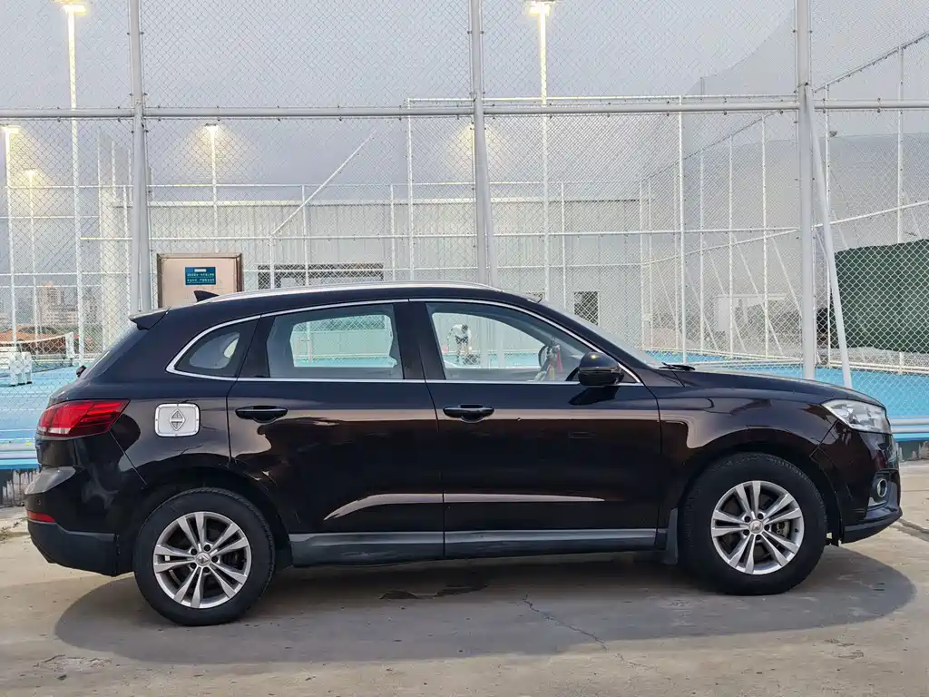 Borgward BX7 — миниатюра 4