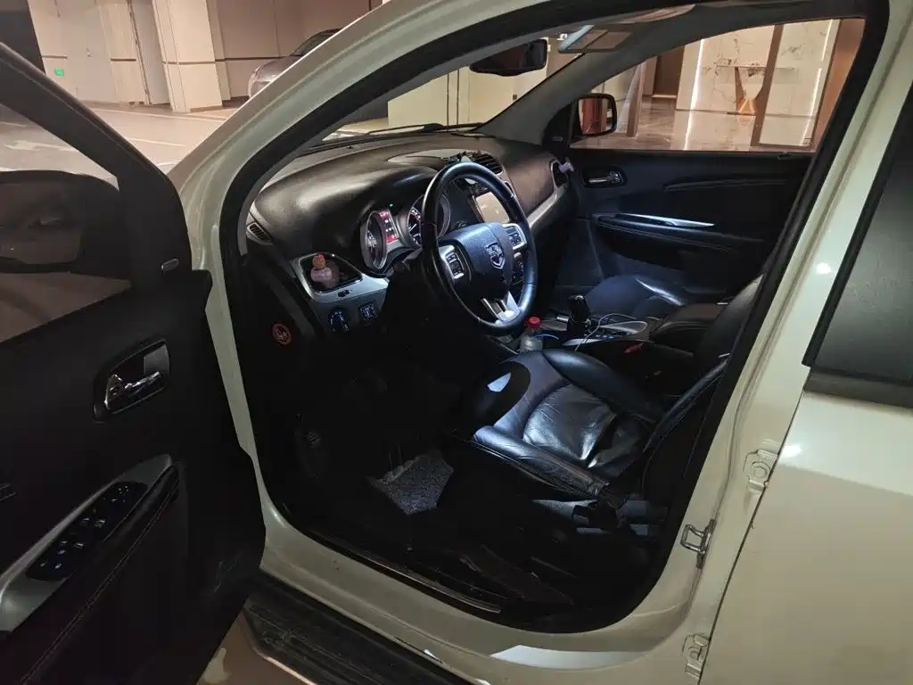 Dodge Journey — миниатюра 14