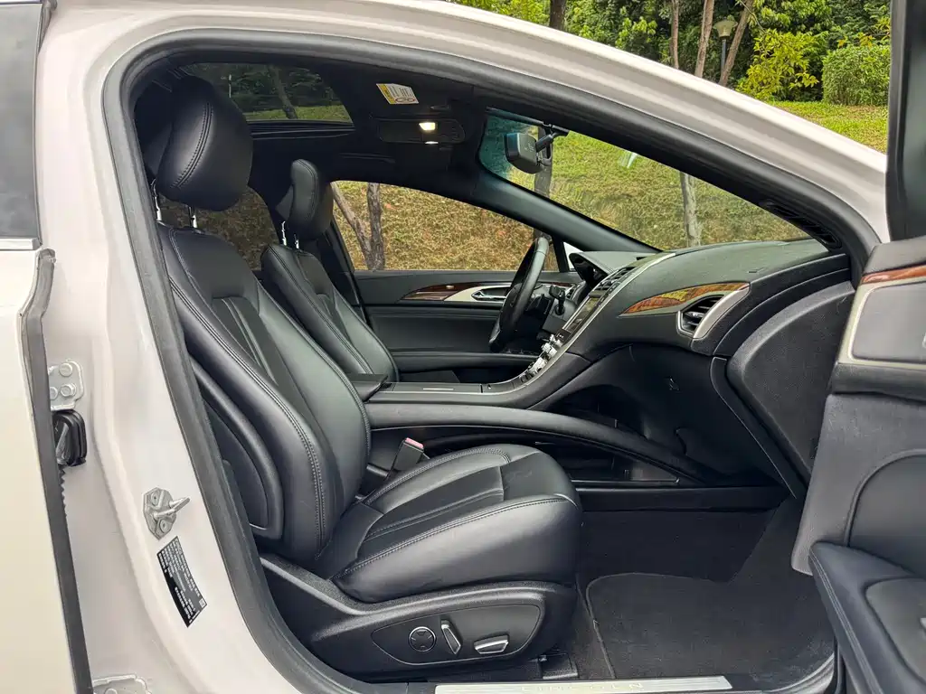 Lincoln MKZ — миниатюра 16