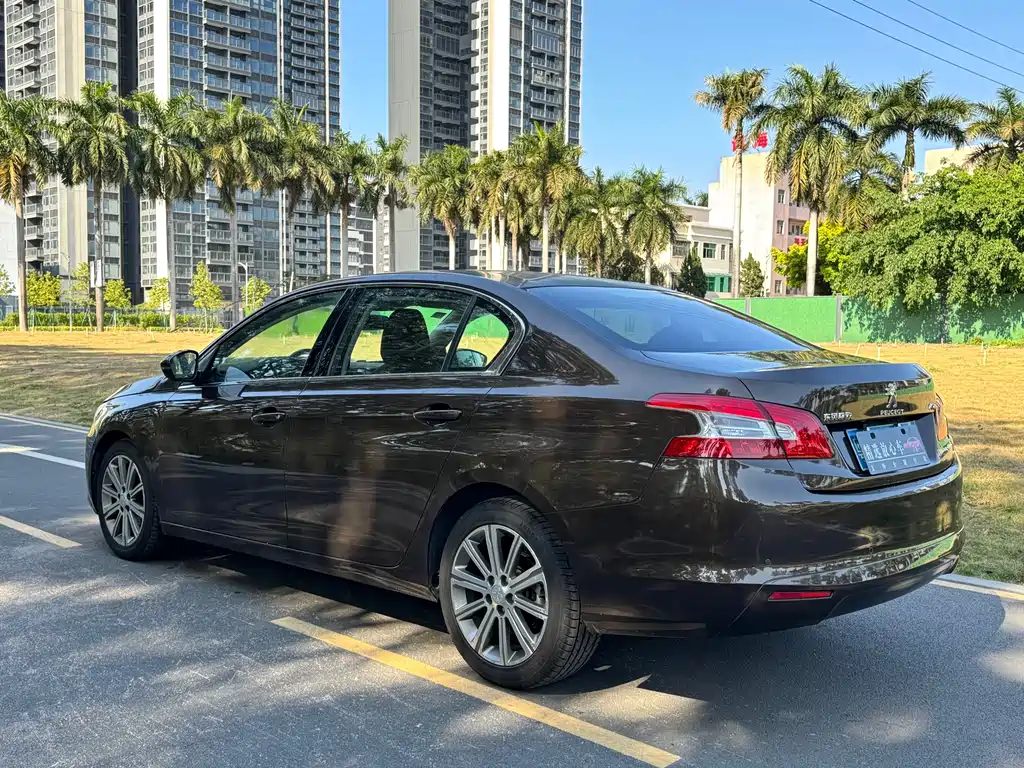 Peugeot 408 1.8L Auto Luxury Edition, фото 4