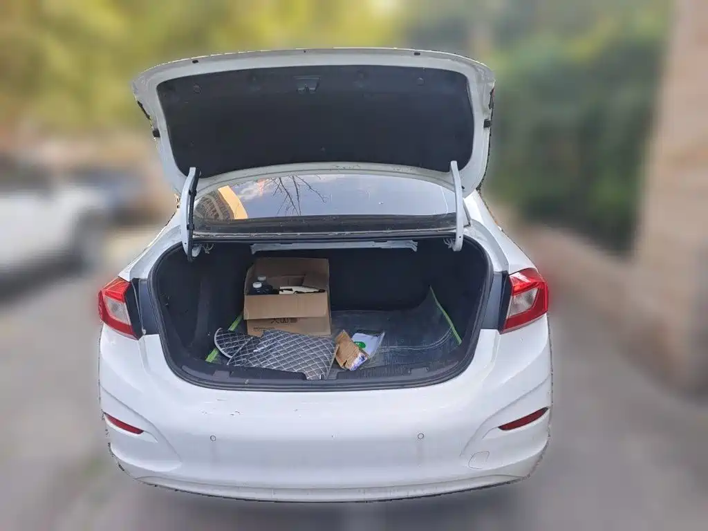 Chevrolet Cruze — миниатюра 16